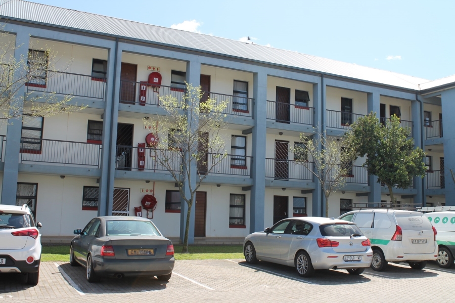 To Let 1 Bedroom Property for Rent in Buh Rein Estate Western Cape